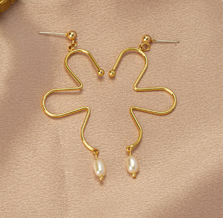 Asymmetry Metal Freshwater Pearl Earrings