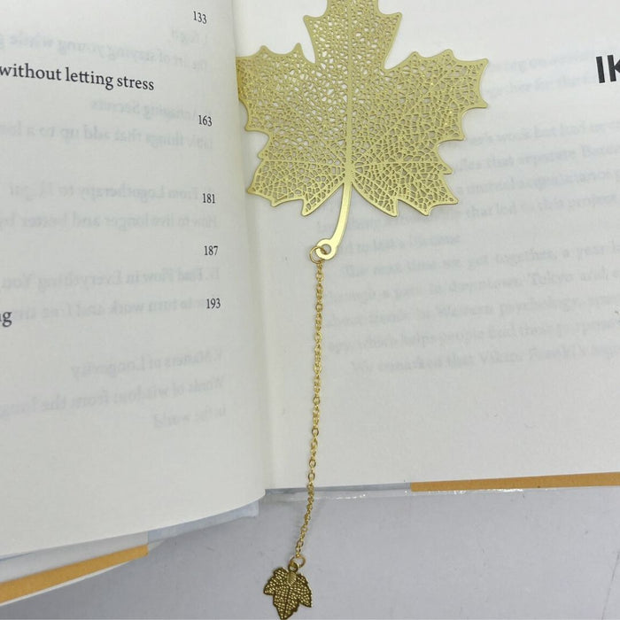 🍁 Maple Leaf-Shaped Bookmark by ItsHerWay