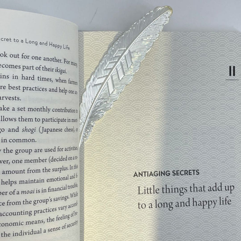 Feather-Shaped Bookmarks by ItsHerWay