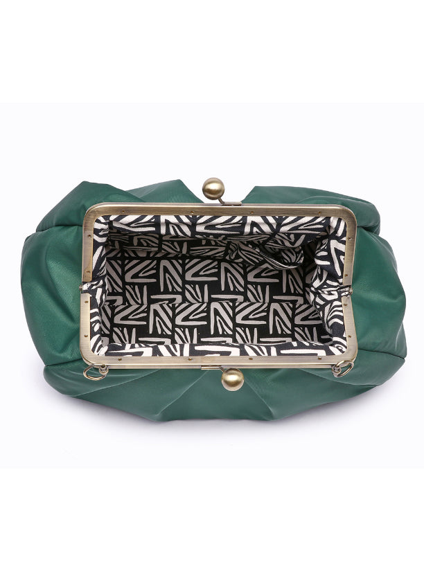 Anni Teriani SOC W&B Green Clutch